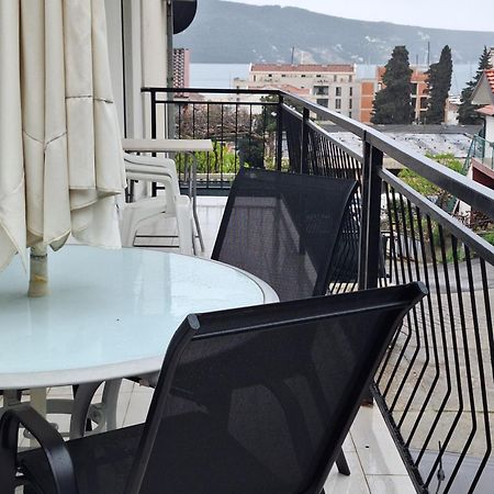 Apartments Lena แฮร์เซ็ก-โนวี ภายนอก รูปภาพ