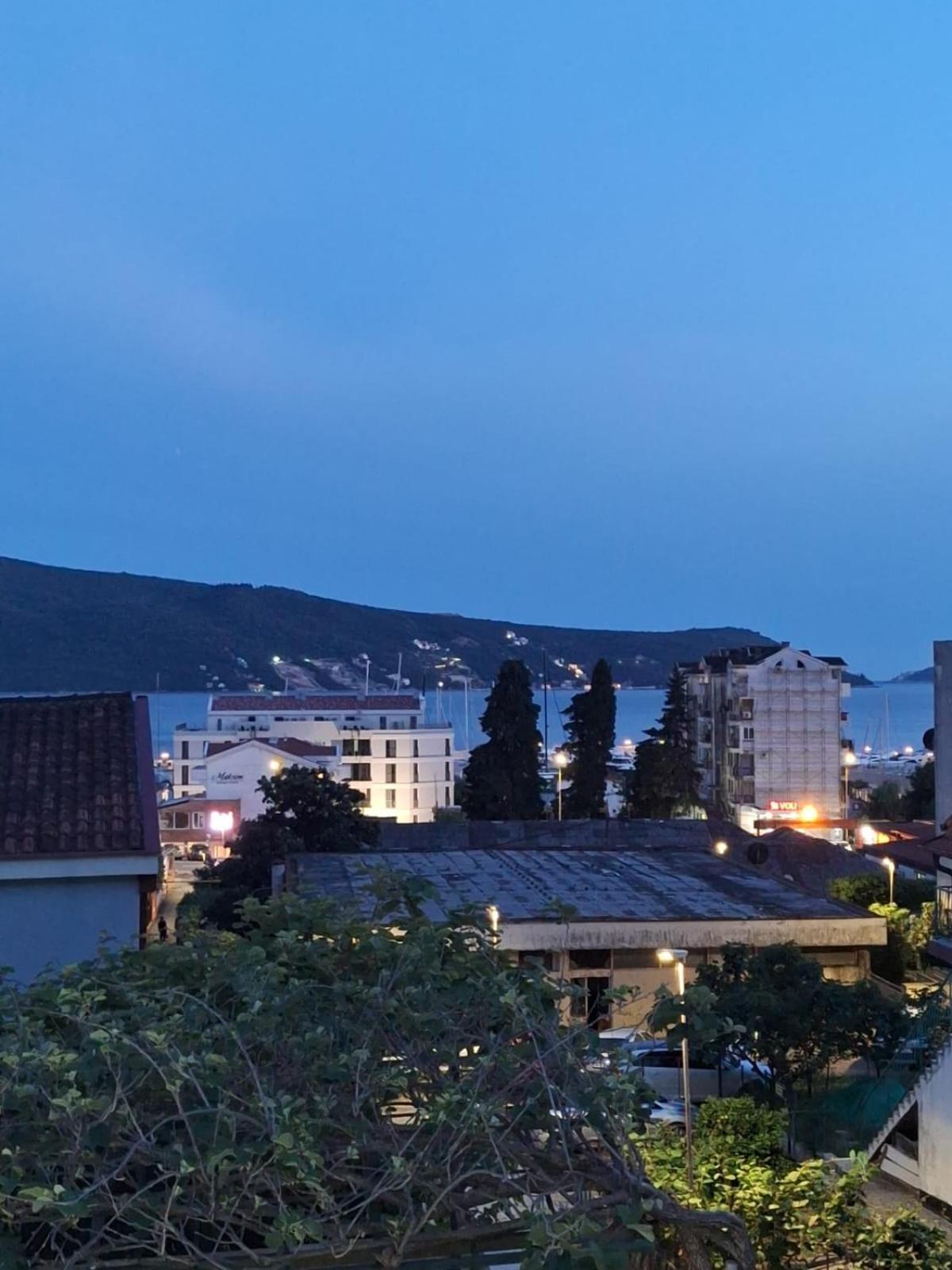 Apartments Lena แฮร์เซ็ก-โนวี ภายนอก รูปภาพ