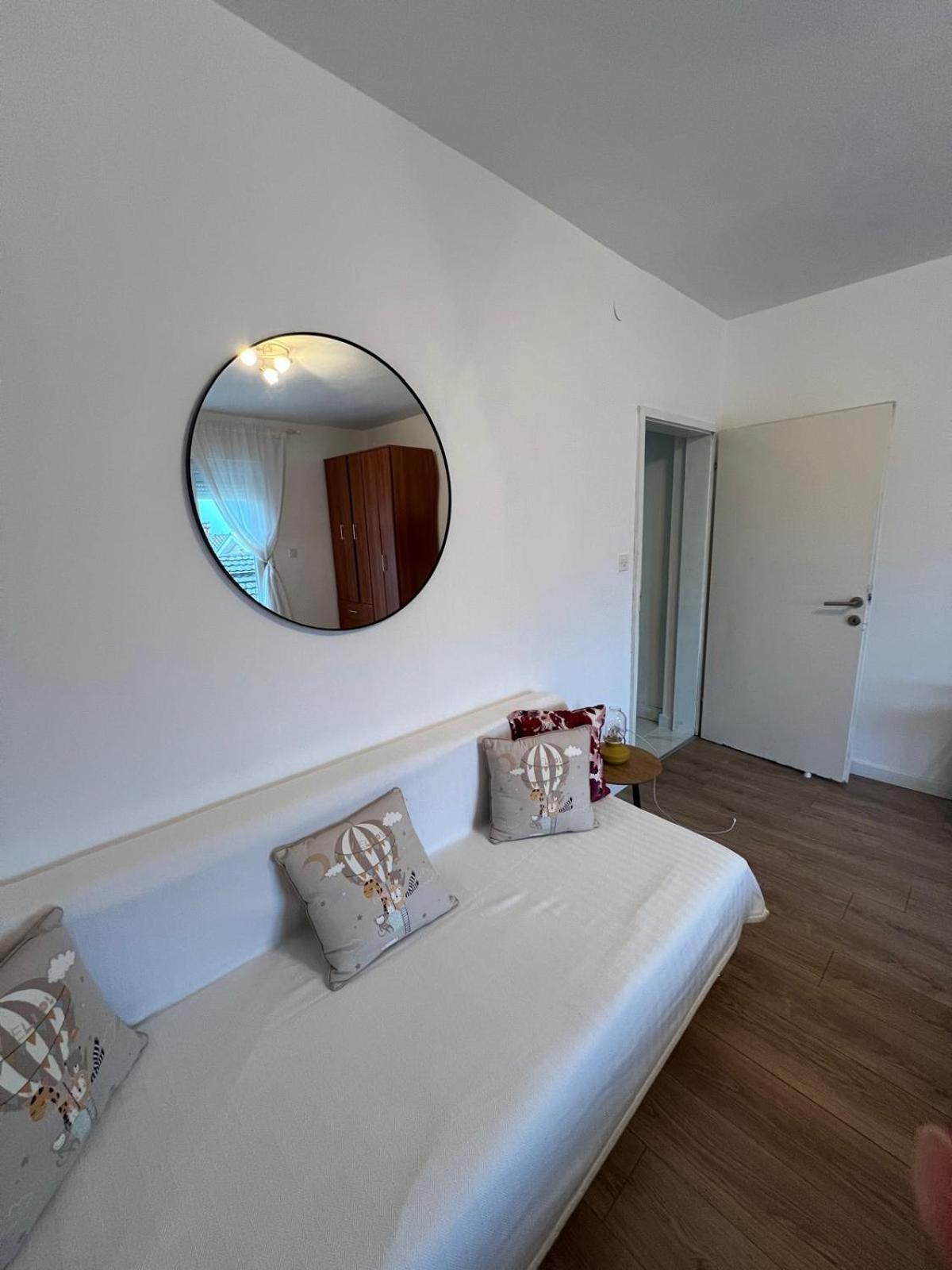 Apartments Lena แฮร์เซ็ก-โนวี ภายนอก รูปภาพ