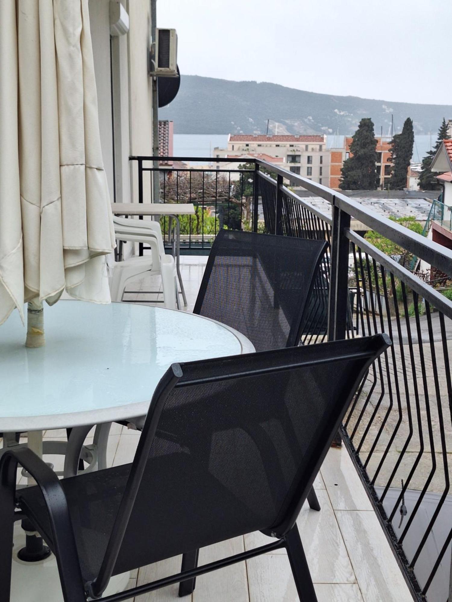 Apartments Lena แฮร์เซ็ก-โนวี ภายนอก รูปภาพ